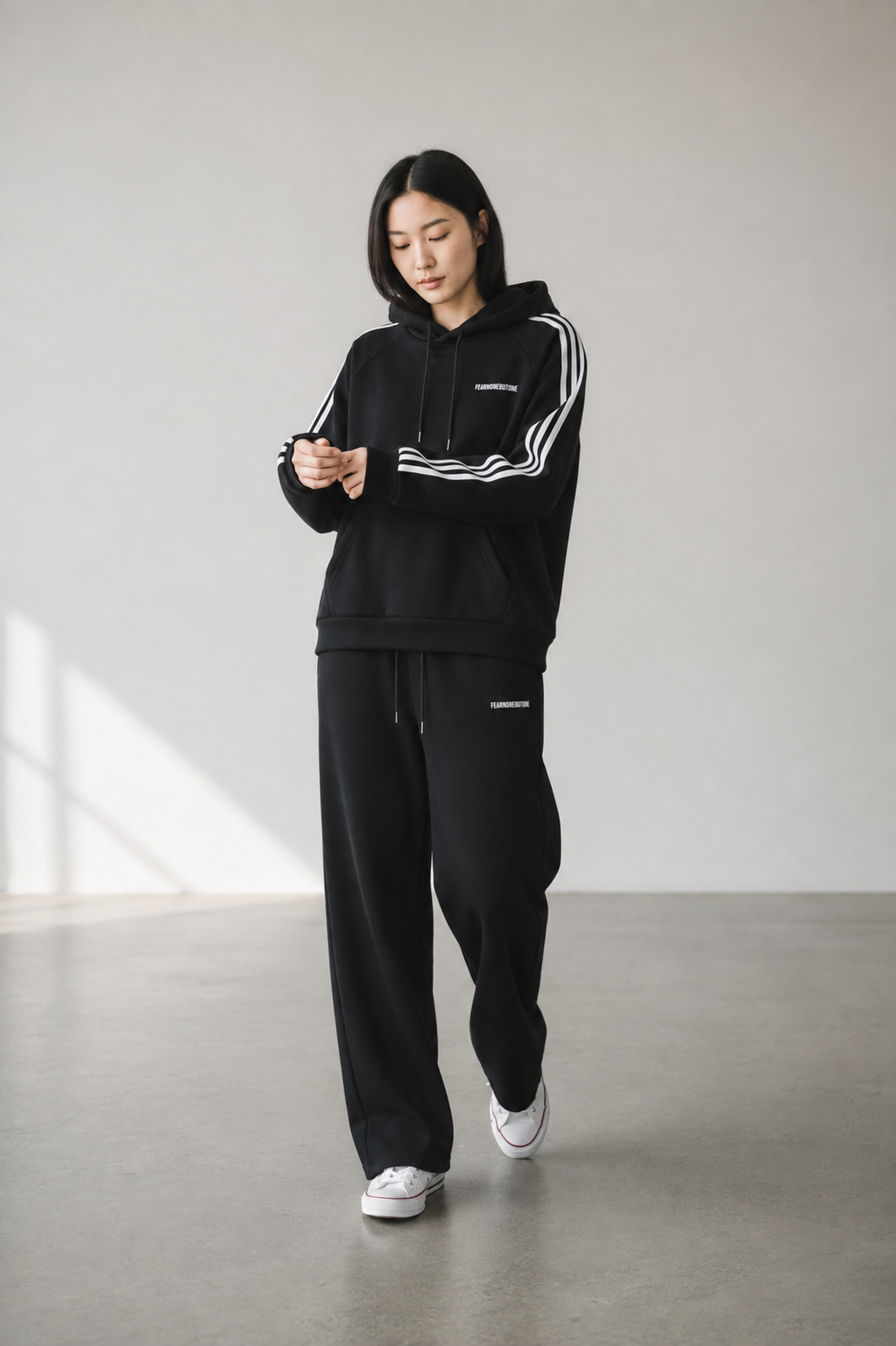 PACE CROP HOODIE